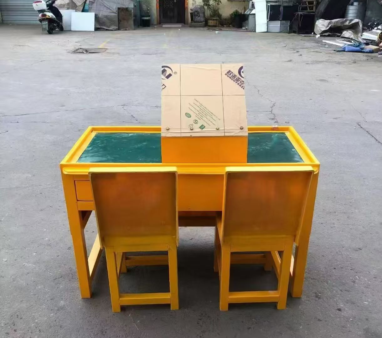 金台防静电导通桌井下煤矿火工品发放桌：危险品流转的安全守护者
